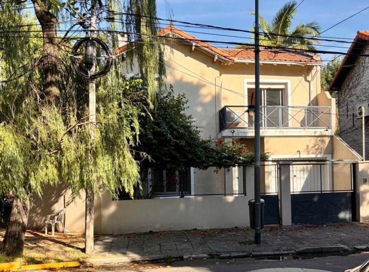 Casa · 185m² · 4 Ambientes · 1 Cochera