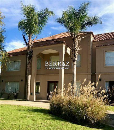 Casa · 370m² · 6 Ambientes · 2 Cocheras