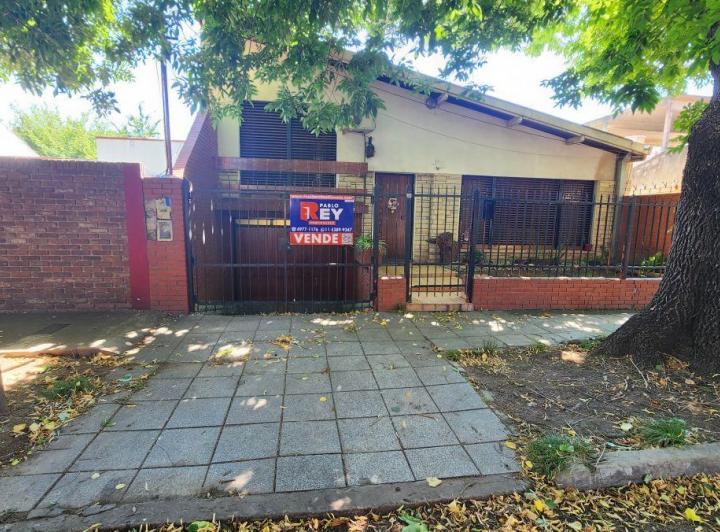 Casa · 182m² · 4 Ambientes · 2 Cocheras
