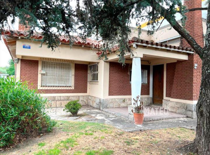 Casa · 1m² · 4 Ambientes