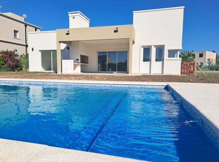 Casa · 171m² · 4 Ambientes · 3 Cocheras