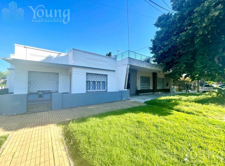 Casa · 200m² · 5 Ambientes · 1 Cochera