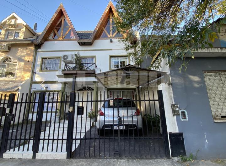 Casa · 178m² · 6 Ambientes · 1 Cochera