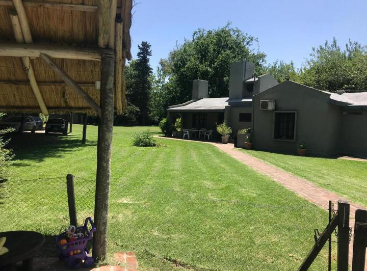 Casa · 230m² · 4 Dormitorios · 2 Cocheras