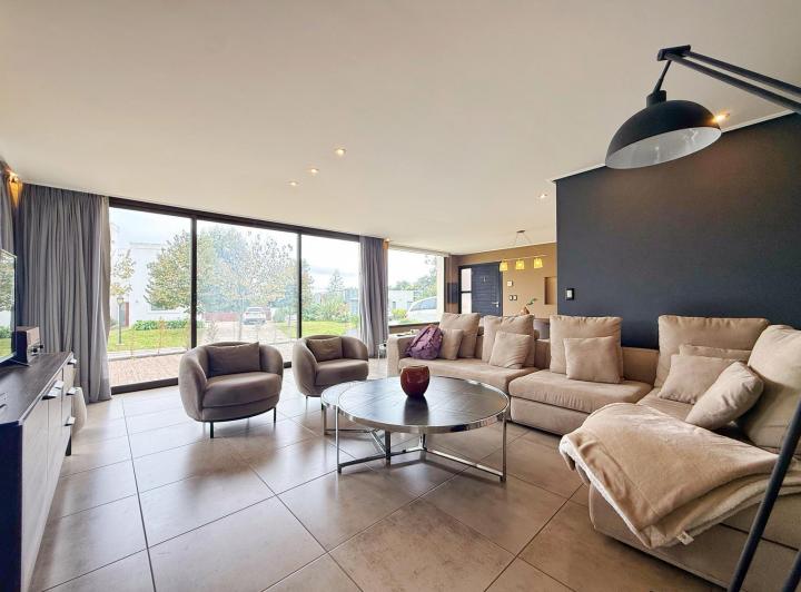 Casa · 211m² · 4 Ambientes · 2 Cocheras