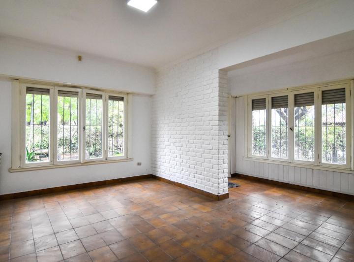Casa · 255m² · 4 Dormitorios · 2 Cocheras