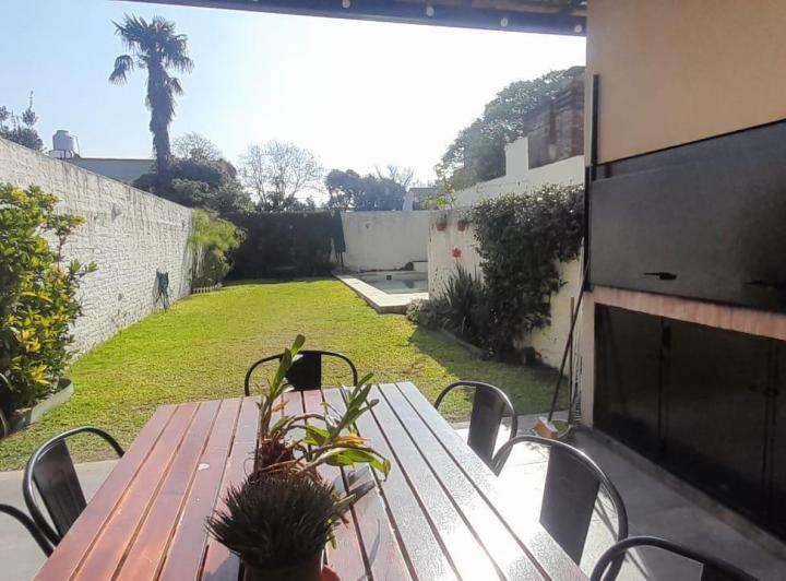 Casa · 104m² · 4 Ambientes · 1 Cochera