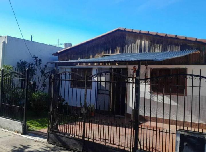 Casa · 100m² · 4 Ambientes · 1 Cochera