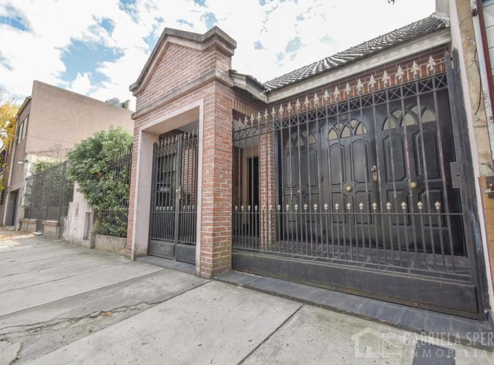 Casa · 186m² · 4 Ambientes · 2 Cocheras