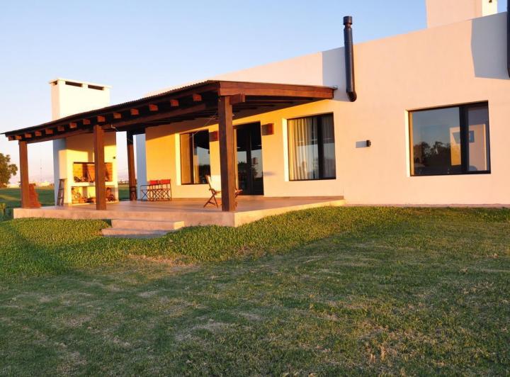 Casa · 140m² · 3 Ambientes · 1 Cochera