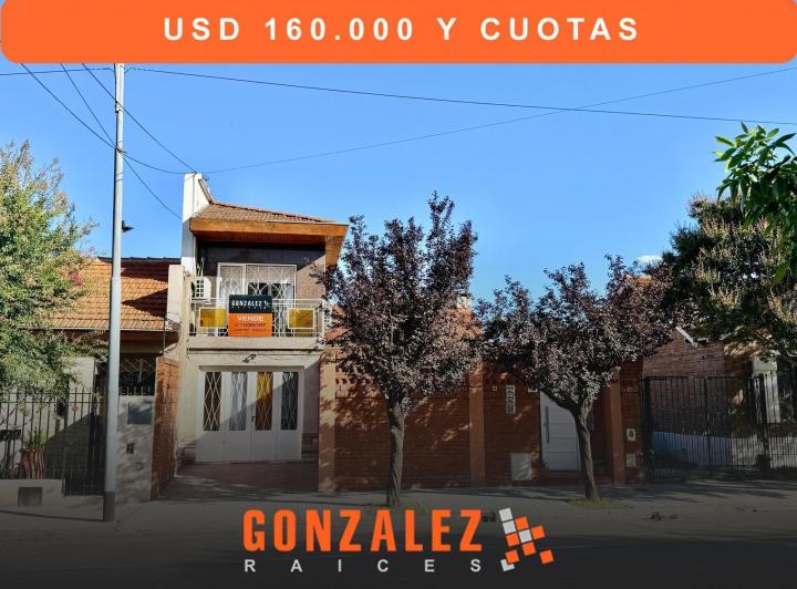 Casa · 233m² · 5 Ambientes · 1 Cochera