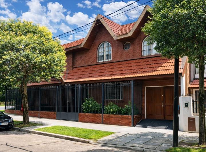 Casa · 205m² · 6 Ambientes