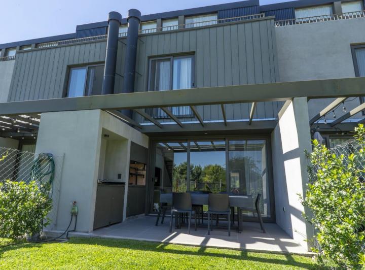 Casa · 125m² · 4 Ambientes · 2 Cocheras