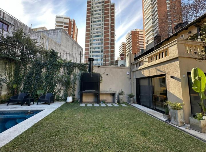 Casa · 500m² · 6 Ambientes · 3 Cocheras