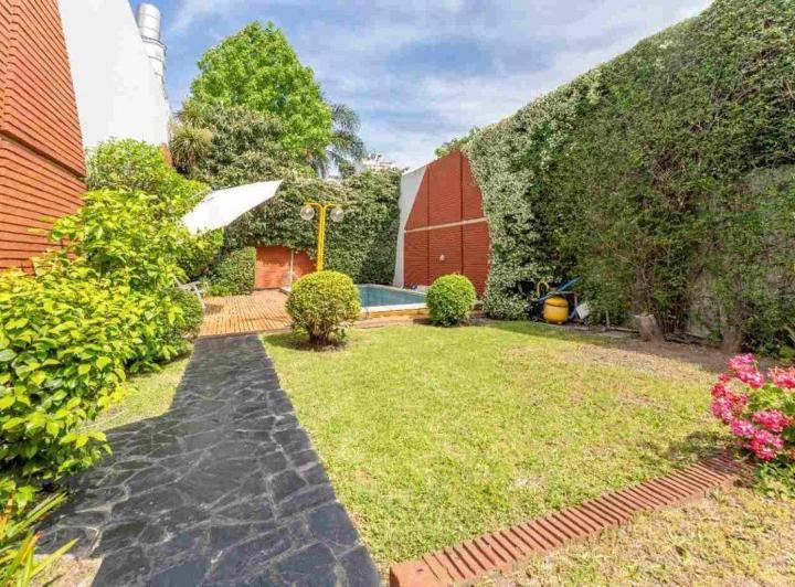 Casa · 491m² · 5 Ambientes · 2 Cocheras