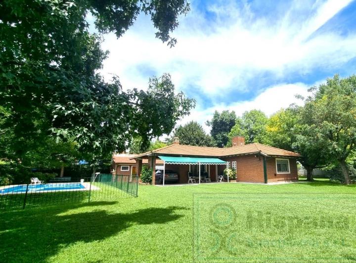 Casa · 107m² · 4 Ambientes · 1 Cochera