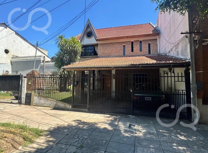 Casa · 109m² · 6 Ambientes · 1 Cochera