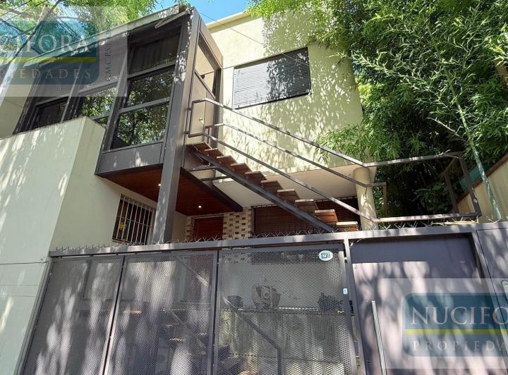 Casa · 180m² · 6 Ambientes · 1 Cochera