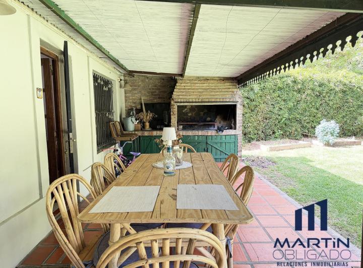 Casa · 174m² · 6 Ambientes · 2 Cocheras