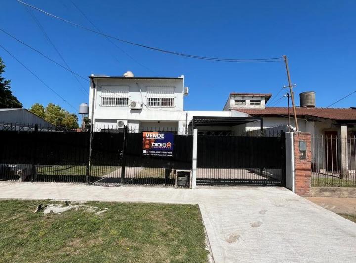 Casa · 150m² · 4 Ambientes · 1 Cochera