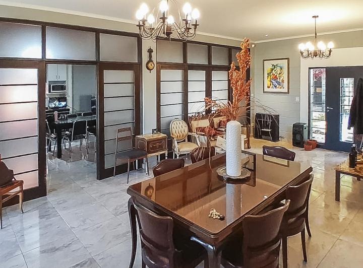 Casa · 189m² · 6 Ambientes · 2 Cocheras