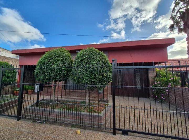 Casa · 174m² · 4 Ambientes · 3 Cocheras