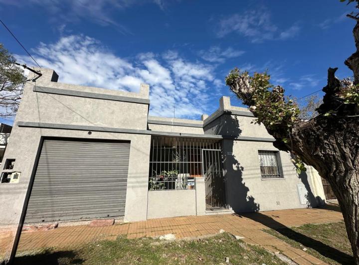 Casa · 130m² · 4 Ambientes · 1 Cochera