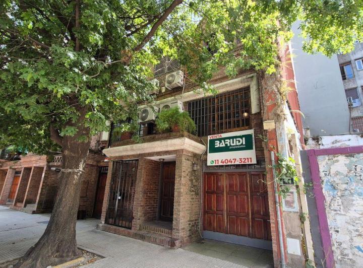 Casa · 180m² · 4 Ambientes · 2 Cocheras
