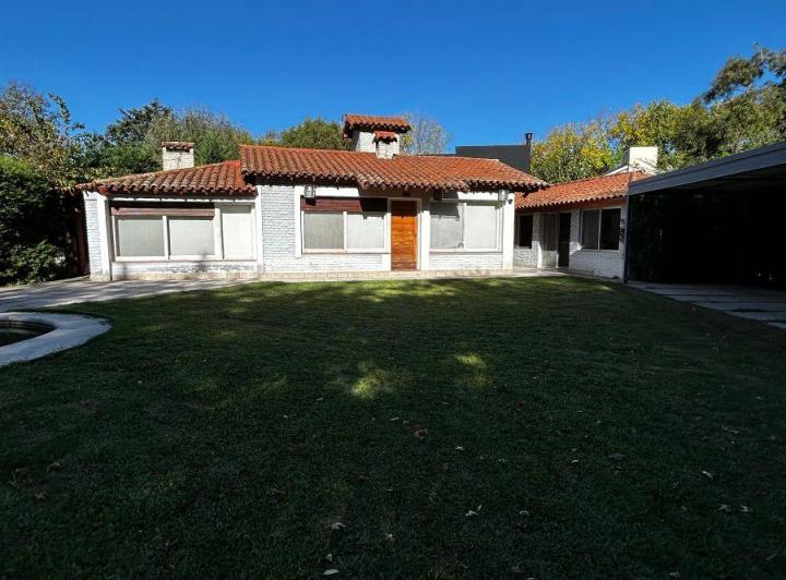 Casa · 114m² · 4 Ambientes · 2 Cocheras