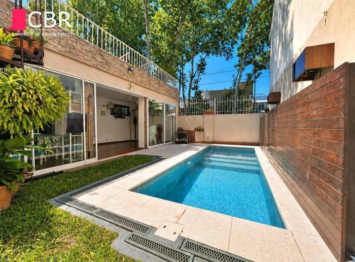 Casa · 157m² · 4 Ambientes · 2 Cocheras