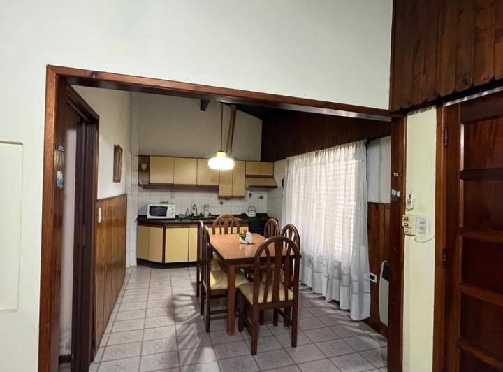 Casa · 100m² · 3 Ambientes · 2 Cocheras