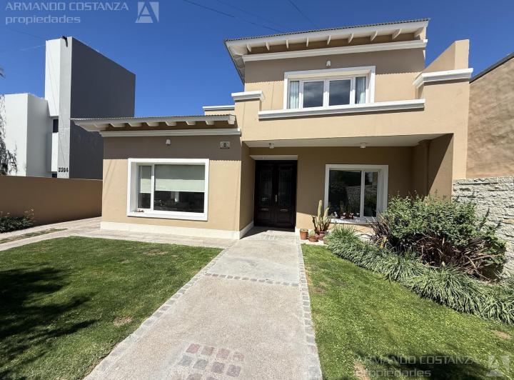 Casa · 188m² · 6 Ambientes · 1 Cochera