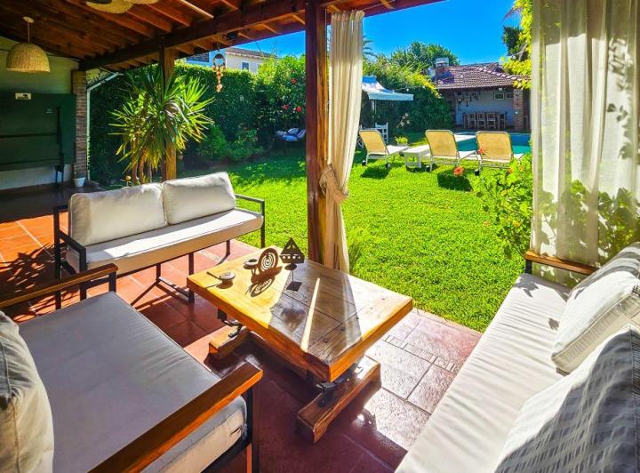 Casa · 337m² · 6 Ambientes · 1 Cochera