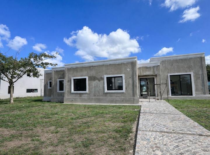 Casa · 184m² · 7 Ambientes · 1 Cochera
