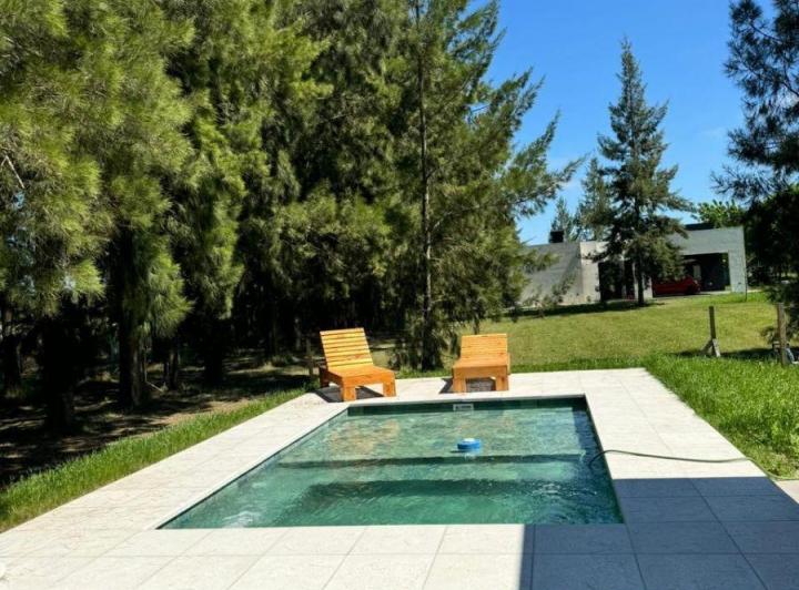 Casa · 700m² · 3 Ambientes · 2 Cocheras