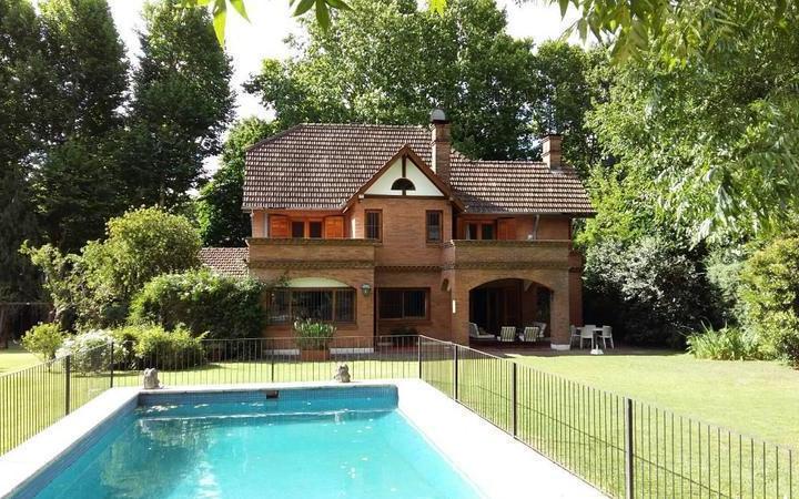 Casa · 382m² · 15 Ambientes
