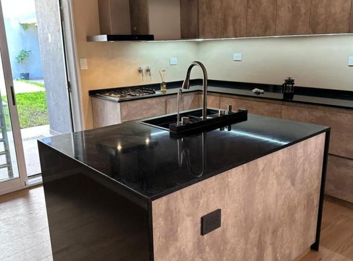 Casa · 120m² · 3 Ambientes · 2 Cocheras