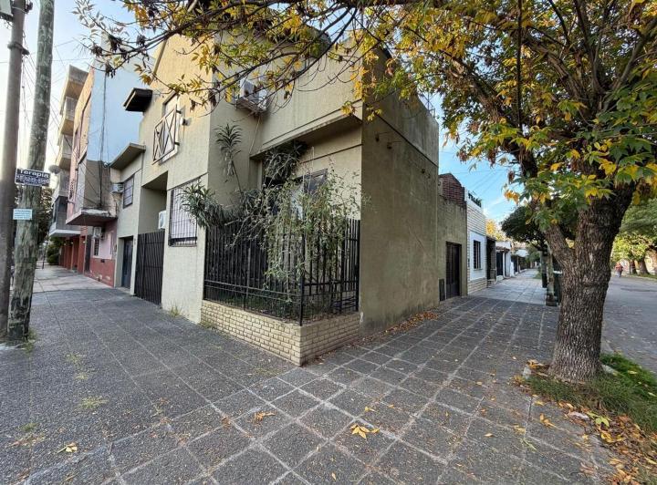 Casa · 168m² · 5 Ambientes · 2 Cocheras