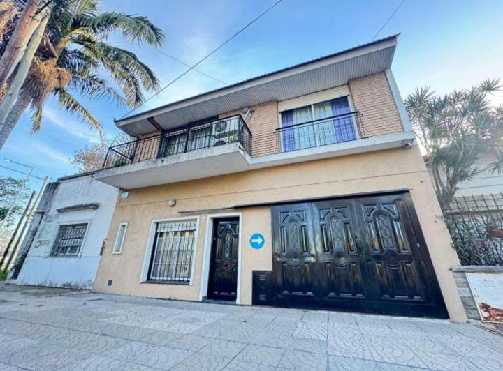 Casa · 170m² · 3 Ambientes · 1 Cochera