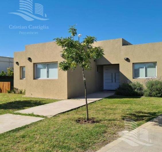 Casa · 150m² · 4 Ambientes · 2 Cocheras