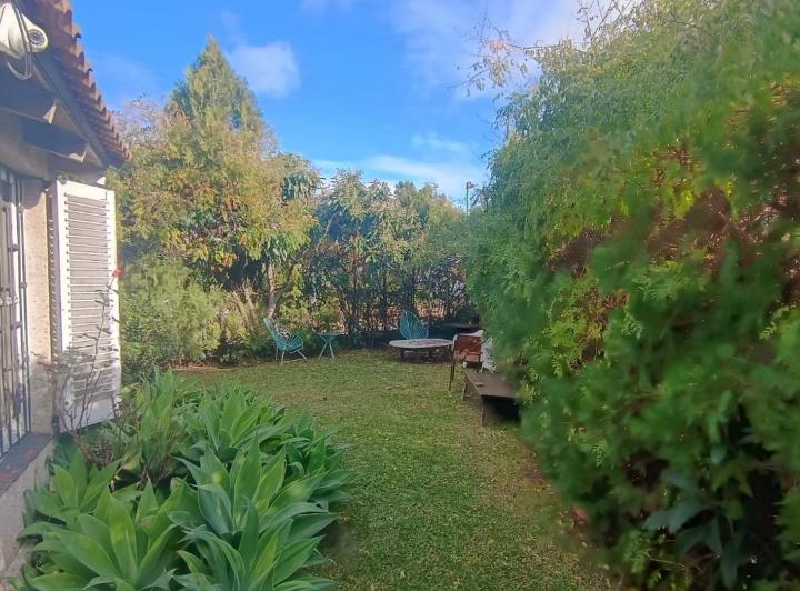 Casa · 240m² · 5 Ambientes · 1 Cochera
