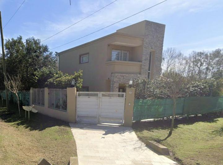 Casa · 162m² · 5 Ambientes · 3 Cocheras