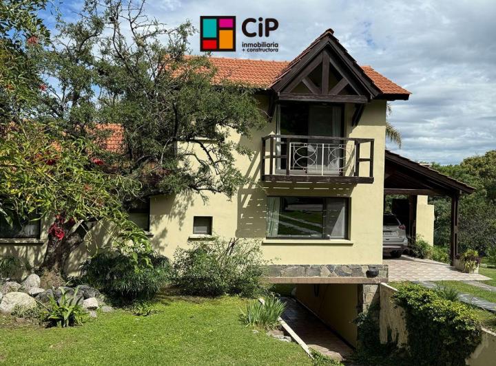 Casa · 170m² · 5 Ambientes · 2 Cocheras