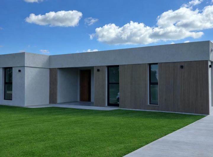Casa · 188m² · 5 Ambientes · 2 Cocheras