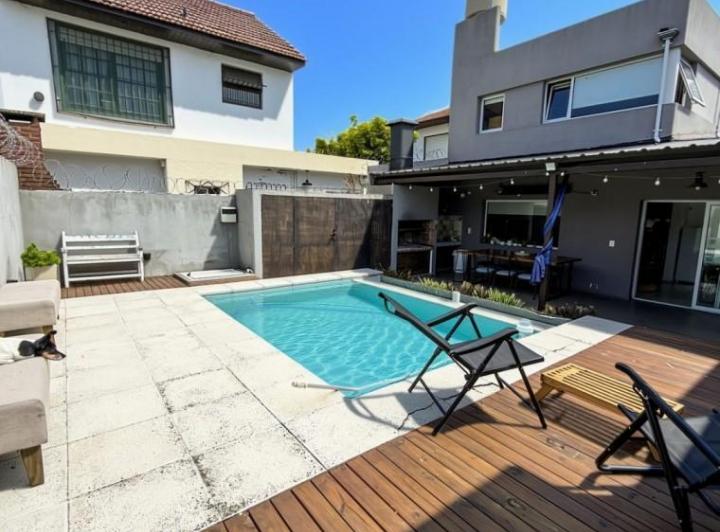 Casa · 121m² · 3 Ambientes · 1 Cochera