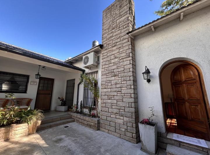Casa · 164m² · 4 Ambientes · 1 Cochera