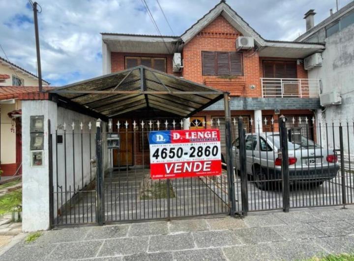 Casa · 80m² · 3 Ambientes · 1 Cochera