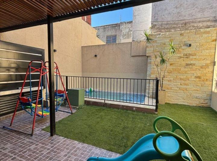 Casa · 111m² · 4 Ambientes · 1 Cochera