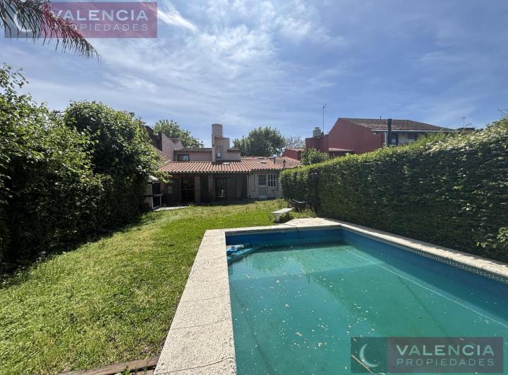 Casa · 180m² · 7 Ambientes