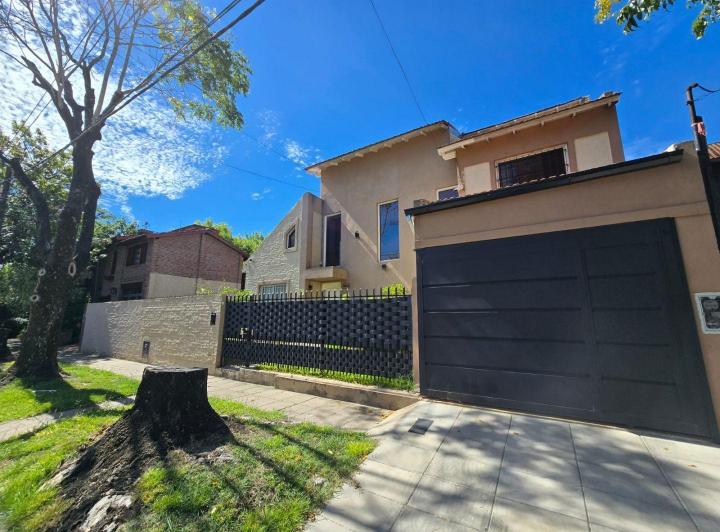 Casa · 153m² · 4 Ambientes · 1 Cochera